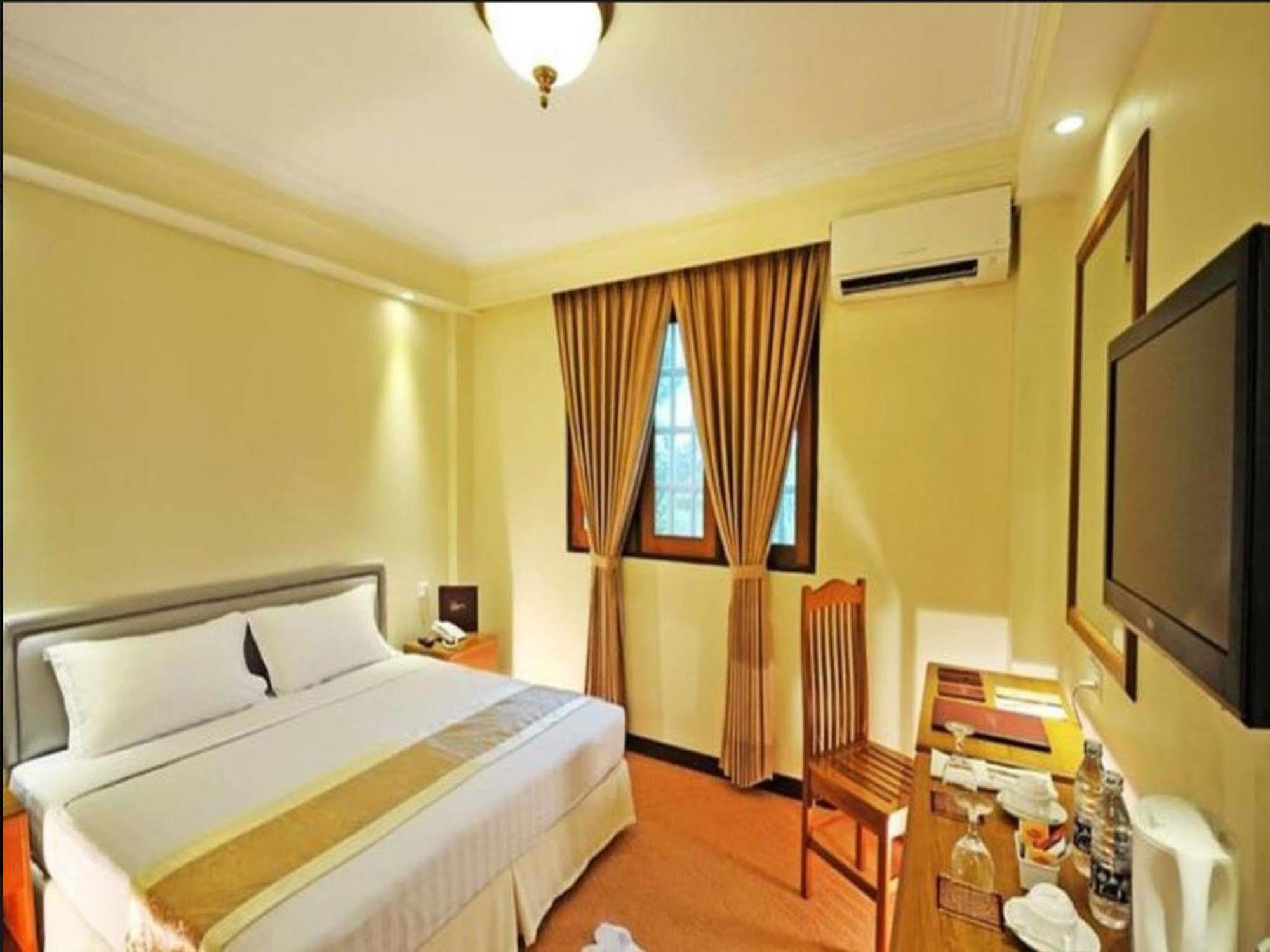 Royal Golden View Hotel Yangon Exteriör bild