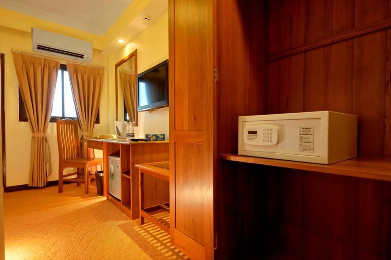 Royal Golden View Hotel Yangon Exteriör bild